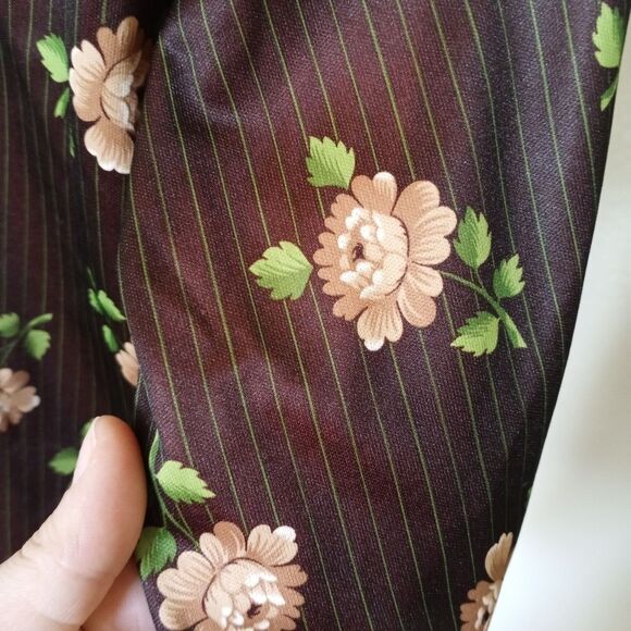 Pinstripe rose button up - Picture 5 of 9